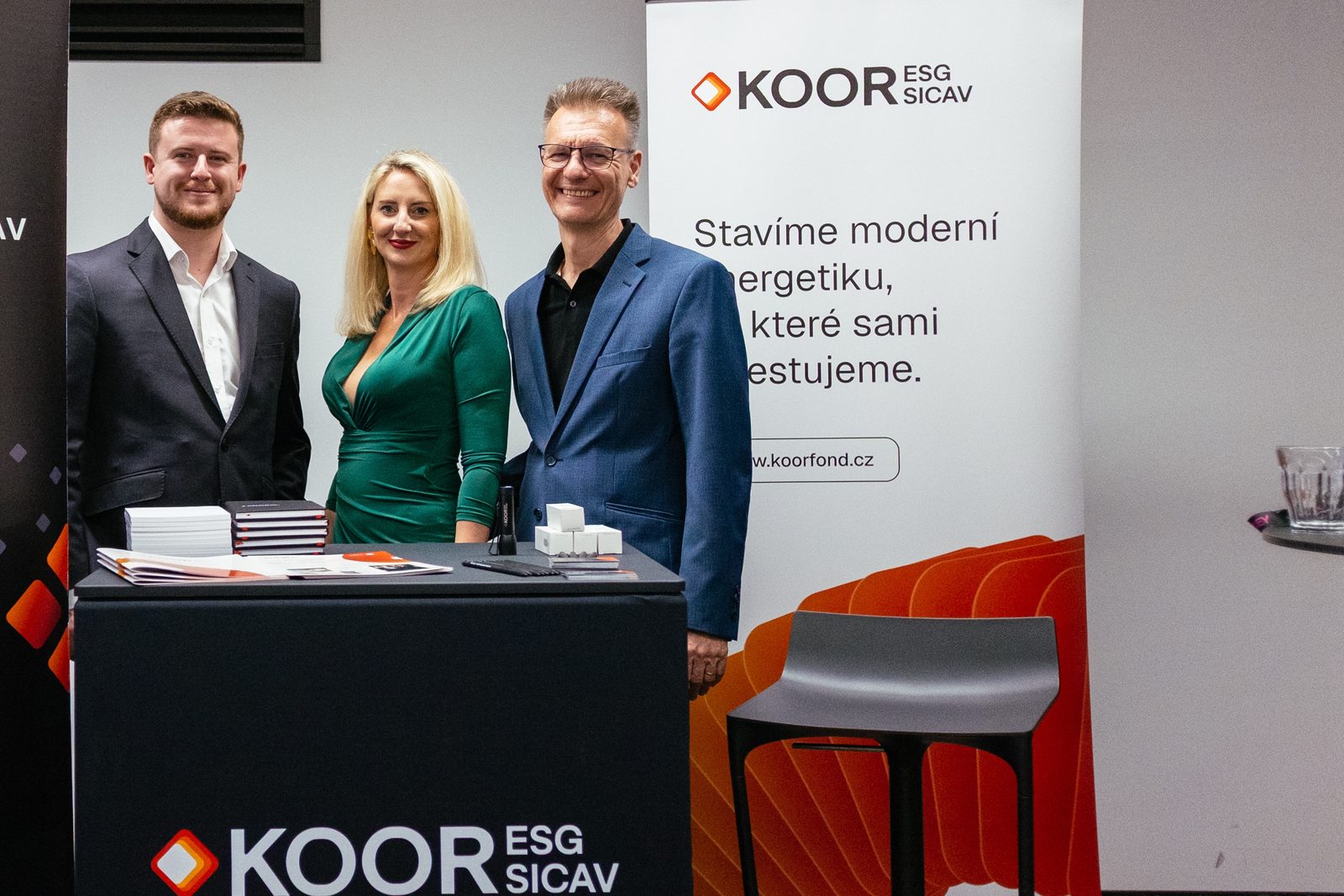 Tým fondu KOOR ESG SICAV u stánku na konferenci BIG MONEY 2026 v Brně.